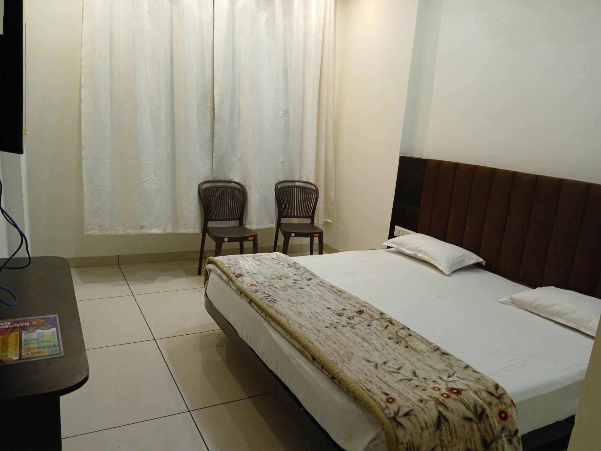 Hotel Jyoti Shree ウッジャイン エクステリア 写真